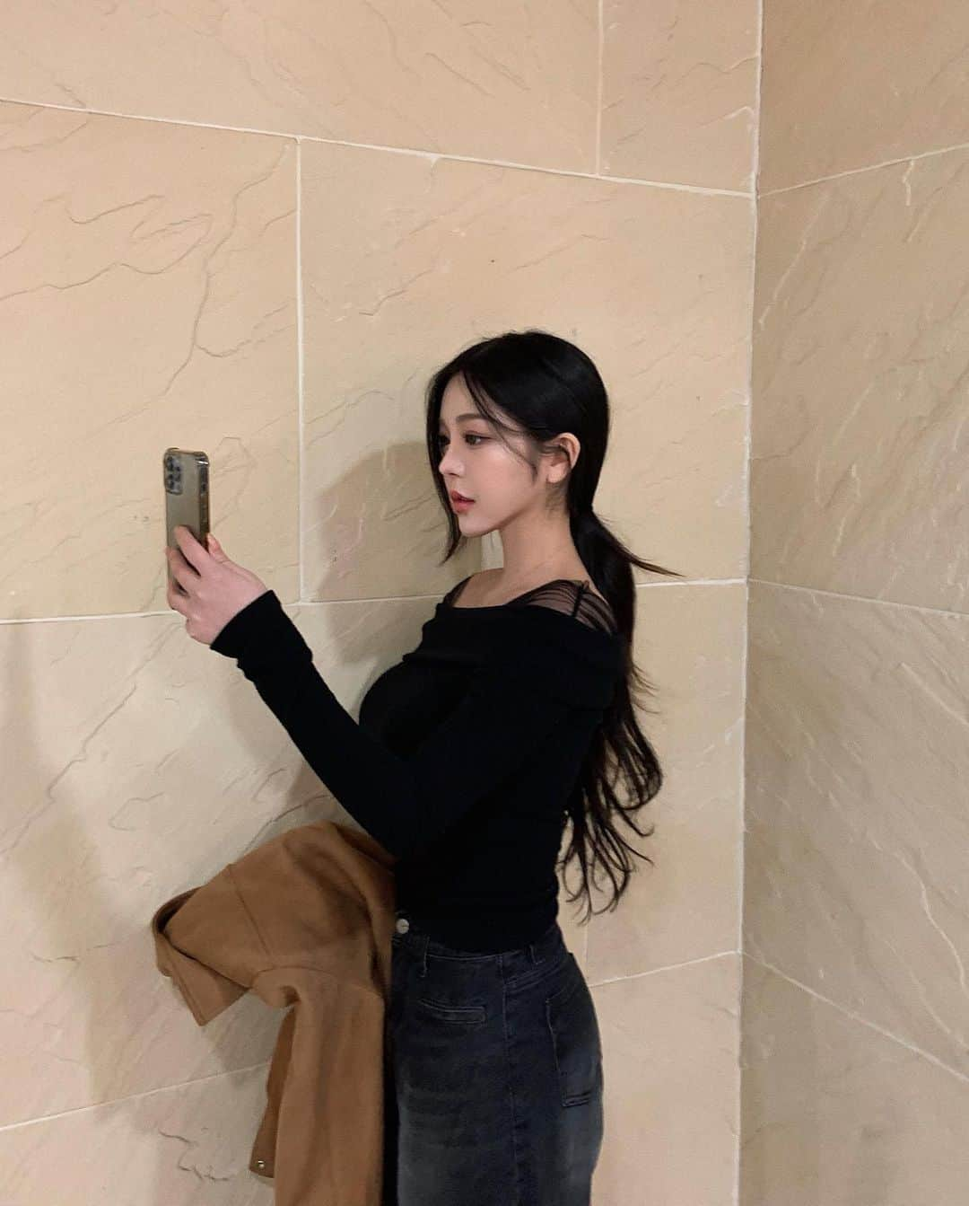 ユビンさんのインスタグラム写真 - (ユビンInstagram)「마지막짤 ㄴ..나는 춥지 ㄱ ㅏ 않ㅇ r 🥶  #모어리즈 #moreliz」12月7日 19時32分 - u.b1n