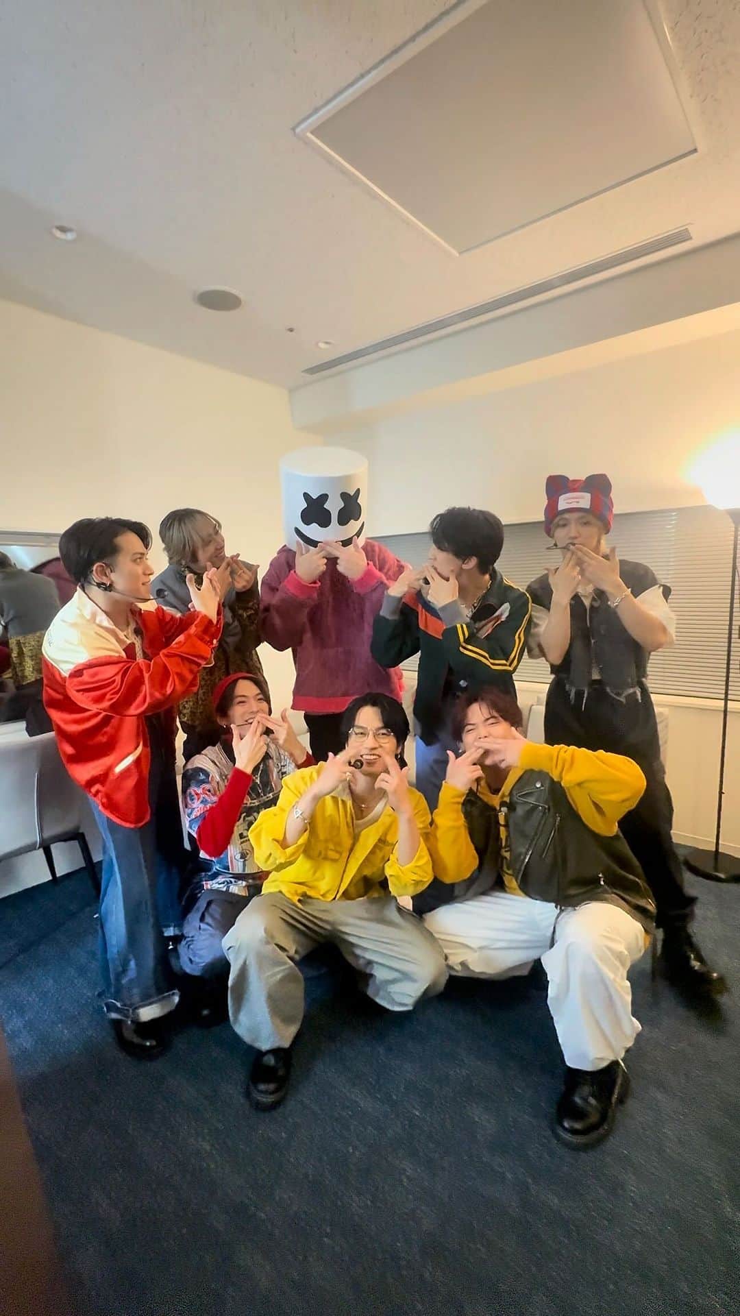 Travis Japan（トラジャ）のインスタグラム：「Candy Kiss Challenge🍭💋 ~with MARSHMELLO~  @marshmello Thank you for dancing with us!! We look forward to working with you again😆✨  #RoadtoA #CandyKiss  #TJgram #WorldwideTJ #TravisJapan」