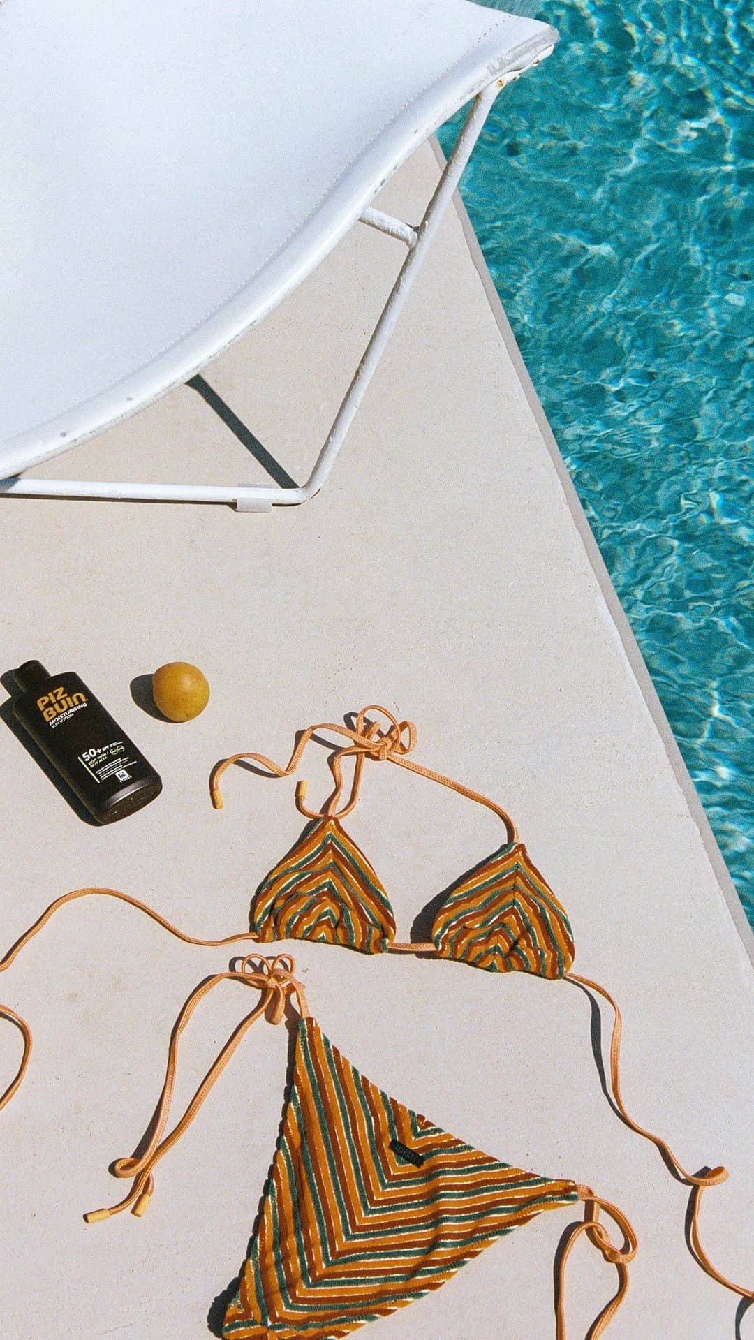 TRIANGL SWIMWEARのインスタグラム：「Folegandros in Summer 🌞 #TrianglGirls」