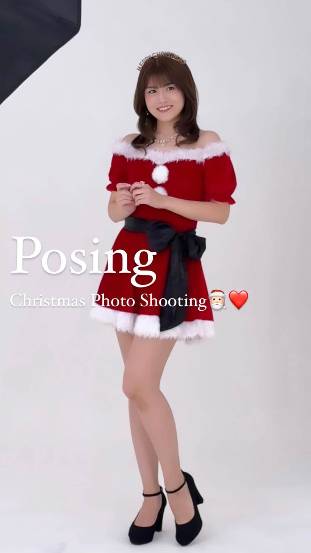 長澤佑香のインスタグラム：「⁡ ⁡ 先日の𝐎𝐌𝐍𝐈𝐀クリスマス物販の撮影の様子🎅🏻 私は何歳までこうゆうの着ていいんだろう💭と 思いながらも楽しく撮影させて頂きました！笑 情報解禁されましたら是非𝐆𝐄𝐓して下さい❤️ ⁡ 【 長澤佑香 𝐂𝐡𝐫𝐢𝐬𝐭𝐦𝐚𝐬 𝐏𝐚𝐫𝐭𝐲🎄.* 】 ⁡ 𝟏𝟐月𝟏𝟕日＆𝟐𝟒日／𝟏𝟕:𝟎𝟎〜𝟐𝟎:𝟎𝟎 📍松しま 𝟐𝐅(東京都新宿区新宿𝟐-𝟑-𝟖) 𝟏𝟕日満席／𝟐𝟒日残り𝟐席空いております◎ ご予約はストーリーのハイライトからもでき ますので、気になった方は是非🙌🏻 ⁡ #OMNIA #クリスマス物販 #クリスマスコスプレ #サンタコス #ポージング #christmascosplay ⁡ ⁡ ⁡」