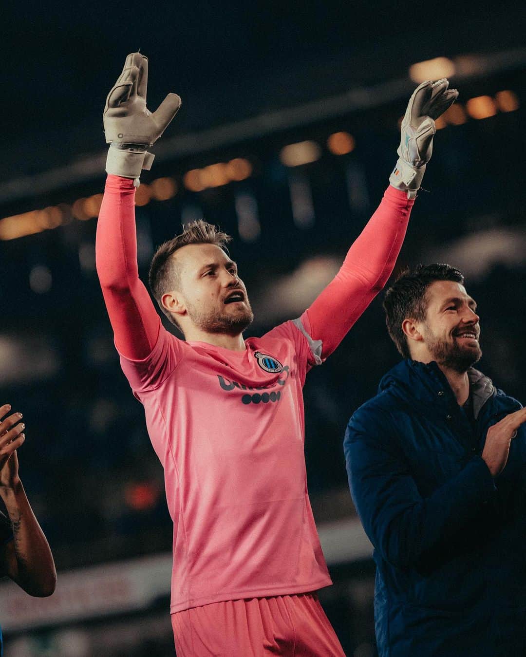 シモン・ミニョレさんのインスタグラム写真 - (シモン・ミニョレInstagram)「More of the same👊🏻🔂 On to the next round!✔️🔵⚫ #BluvnGoan」12月7日 20時03分 - 22mignolet22