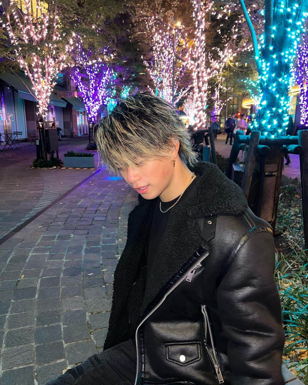 ひゅうがのインスタグラム：「イルミネーション一緒に見にいく？🎄✨ 街はクリスマス雰囲気でめっちゃ好きなんだよなぁ🥰」