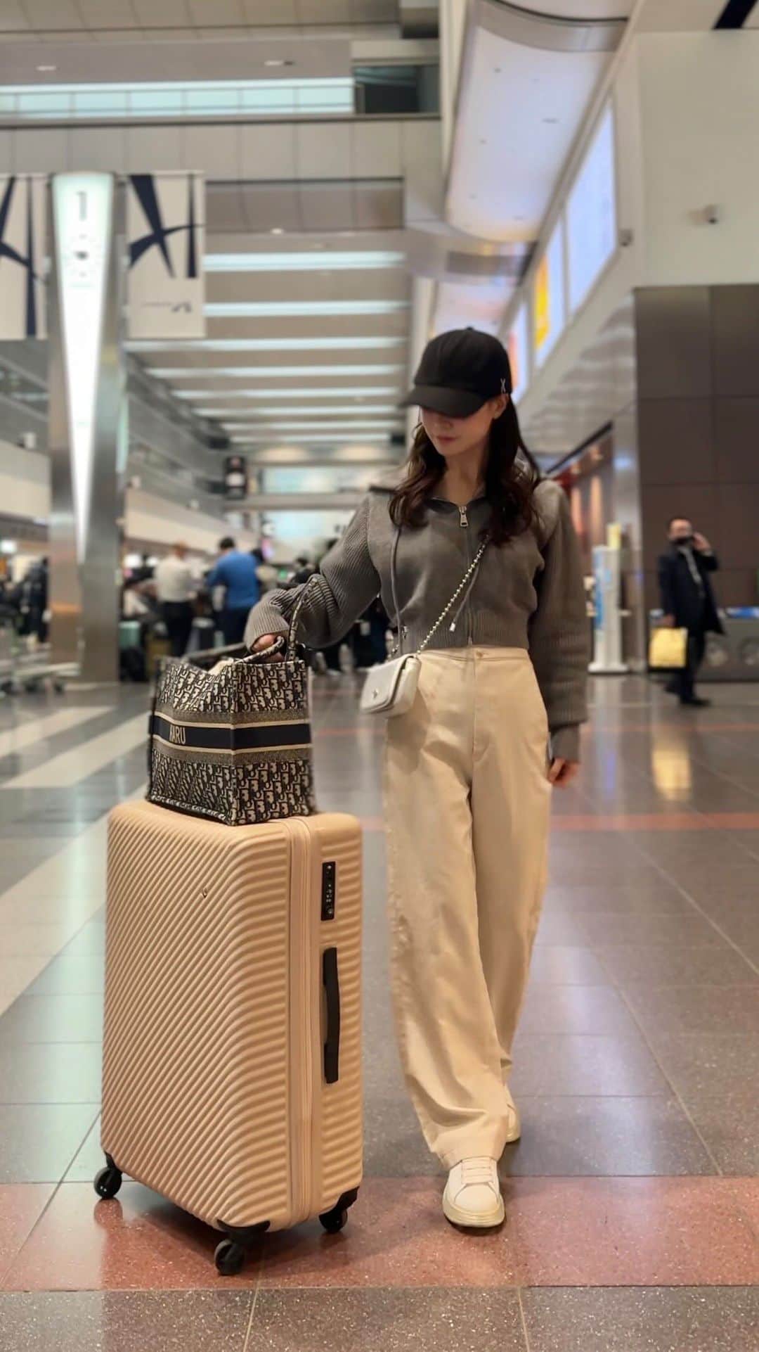 工藤はるかのインスタグラム：「Tokyo → Okinawa  濃密すぎて楽しすぎた2泊3日の旅..🛩️✨」