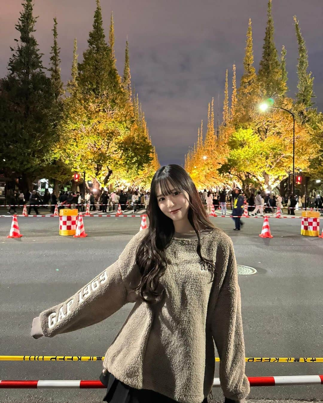 石川涼楓さんのインスタグラム写真 - (石川涼楓Instagram)「イチョウ綺麗だった~✴︎ ・ ・ ・ 12月24日のミーグリみんなに会えたら嬉しい~🧸 15時~原宿スペースにて、 予約開始は12/9(土)20時より先着です！ 特典会内容はXやストーリーのハイライトから、 ご確認ください🫡」12月7日 20時24分 - suzuka__0510