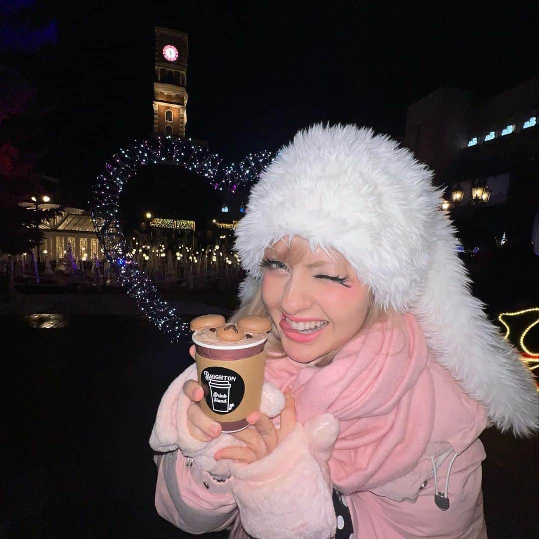 ナタリアなっちゃんさんのインスタグラム写真 - (ナタリアなっちゃんInstagram)「Oops I’m in Hokkaido 💖 (Thank you for my Bday present)」12月7日 20時20分 - itspinkii