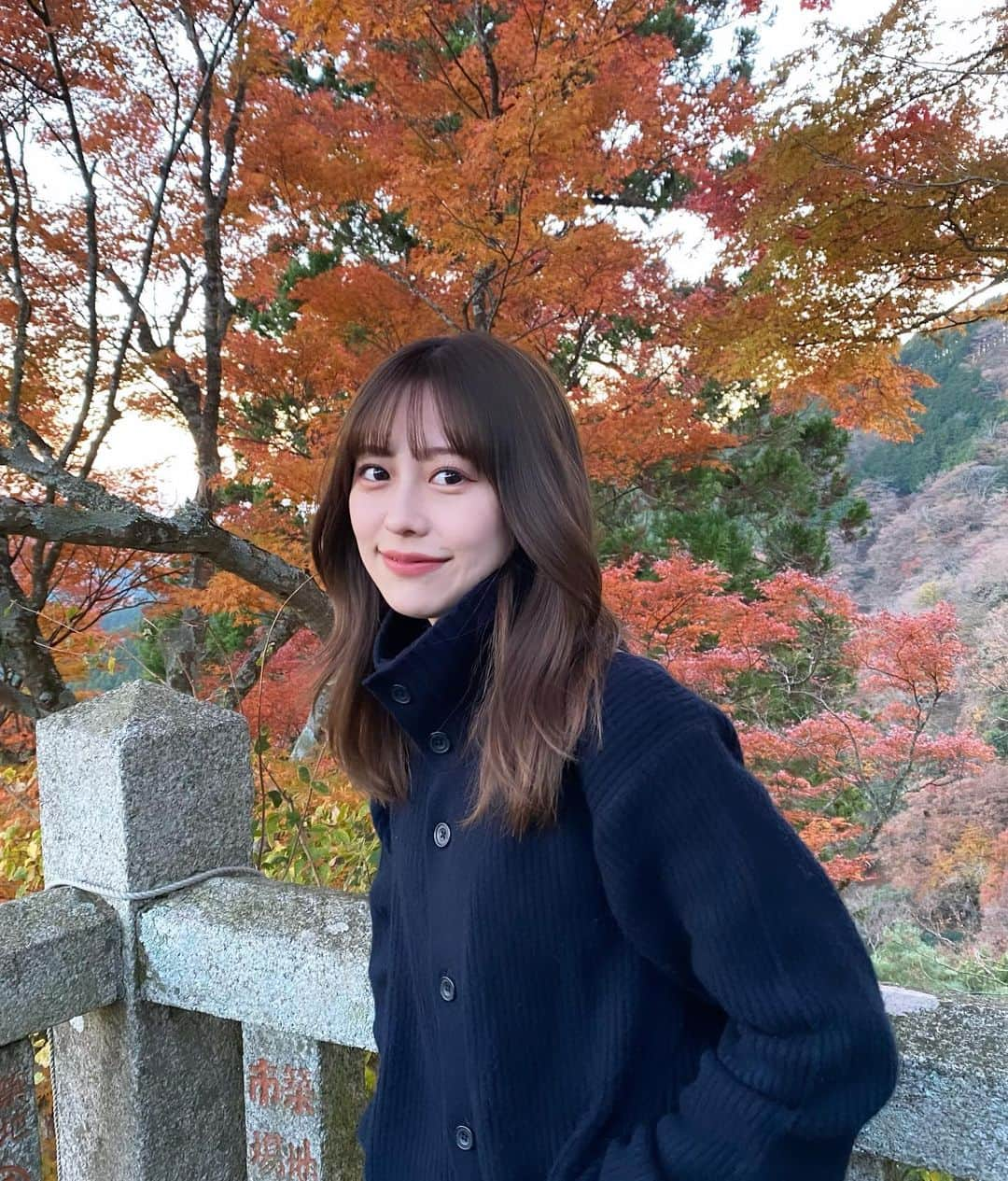 潘佳伊さんのインスタグラム写真 - (潘佳伊Instagram)「先週末は大山の阿夫利神社へ⛩️⛰️ 頂上までは行かなかったけど想像以上に絶景すぎて感動🥹  紅葉も綺麗だった〜🍁  #紅葉 #紅葉スポット #大山阿夫利神社 #阿夫利神社 #大山 #伊勢原 #伊勢原グルメ #登山 #茶寮石尊」12月7日 20時39分 - hankaichan