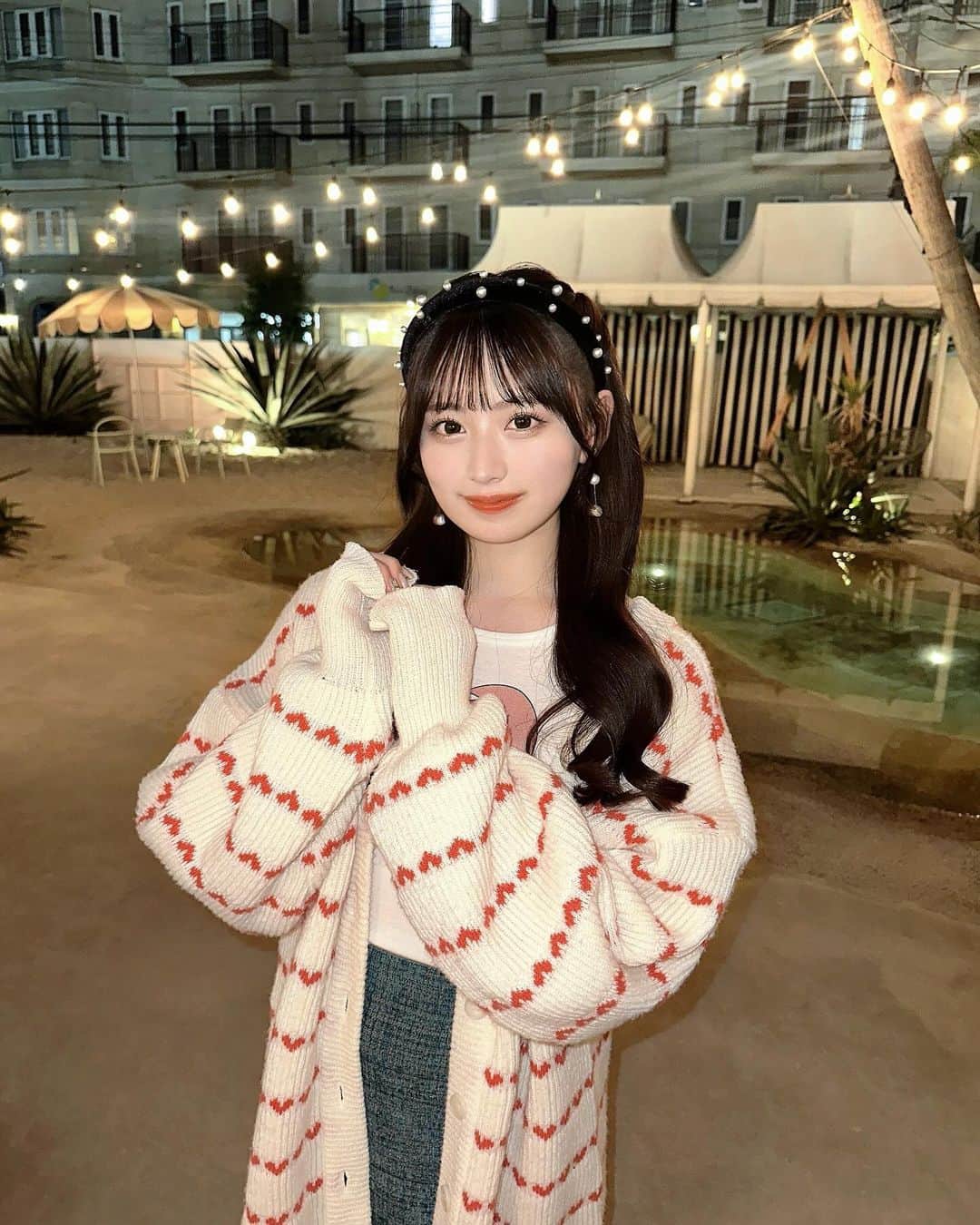 立花琴未さんのインスタグラム写真 - (立花琴未Instagram)「⁡ ⁡ 『必殺あざとポーズ』MV ⁡ Tシャツの女の子と同じ髪型なのです🙈♥️ ハート型のモコモコニットにグリーンのミニスカート👒 バレエシューズみたいなパンプスがとにかく可愛いのです🩰 皆さま是非デートコーデなお衣装にも注目してご覧くださいませ🎬 ⁡ お衣装詳細 🎀 カーデ @alleybywcloset Tシャツ @rainbow_lollipop_pop スカート @evris_official パンプス @heather_love_official ⁡ #pr #CANDYTUNE #きゃんちゅー #必殺あざとポーズ #デートコーデ」12月7日 20時46分 - kotomi_5chan