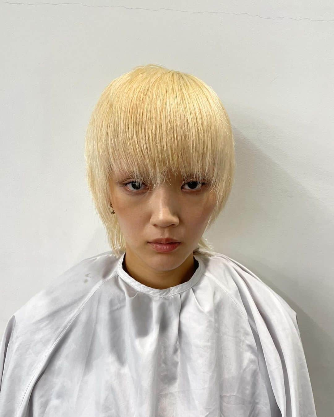 内田聡一郎さんのインスタグラム写真 - (内田聡一郎Instagram)「after→before✂️  Geometric disconnect  veryshort  hair @soucuts  make @ququ_natsuki  color by @enog_bymilbon   for switch2 @gamokansai   thanks  @naoyasutoba  @takaotakagi   #HAIRSHOW #switch2 #ビフォーアフター #beforafter」12月7日 20時52分 - soucuts