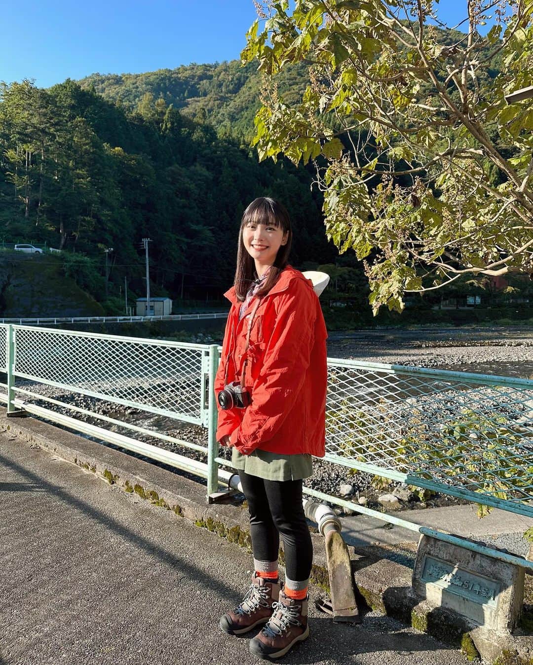 雪見みとさんのインスタグラム写真 - (雪見みとInstagram)「先日お知らせした、日本コカ・コーラさんの「ミズとミト」撮影日のオフショットです📸  丹波山村は本当に水が綺麗で森が活き活きしていて、とても気持ちのいいところでした🌱  とても素敵な映像になっているので、コカ・コーラさんのHPからぜひご覧下さい！ #PR#コカコーラ」12月7日 20時57分 - yukimi_mito