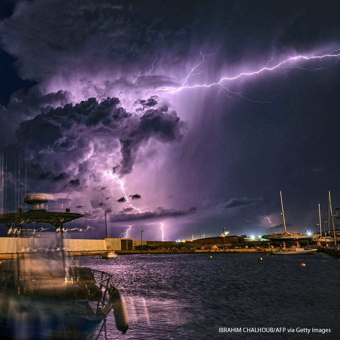 ABC Newsさんのインスタグラム写真 - (ABC NewsInstagram)「Lightning streaks across the skies over the coastal port city of Batroun, Lebanon.」12月7日 21時30分 - abcnews