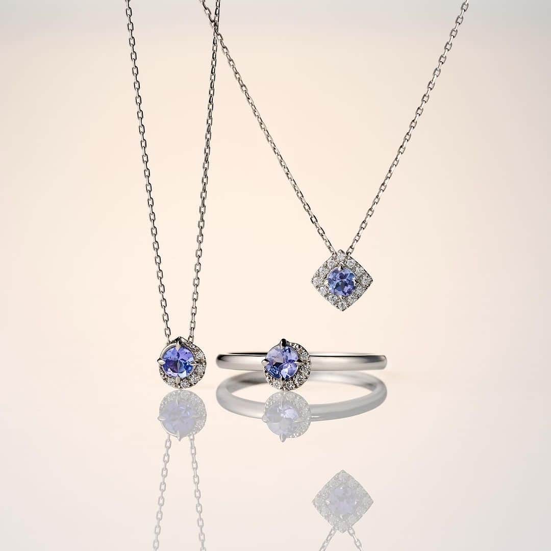 starjewelry_pressのインスタグラム：「【BIRTHSTONE Dec.】 人生をより良い方向へ導くと言われる“タンザナイト”は12月のバースストーン。 気品あふれるバイオレットカラーが大人女子にもぴったり。 誕生石をあしらったジュエリーは大切な人へのギフトにもおすすめです。  #starjewelry  #スタージュエリー #necklace #ネックレス #ring #リング #タンザナイト #ダイヤモンド #誕生石 #jewelry」