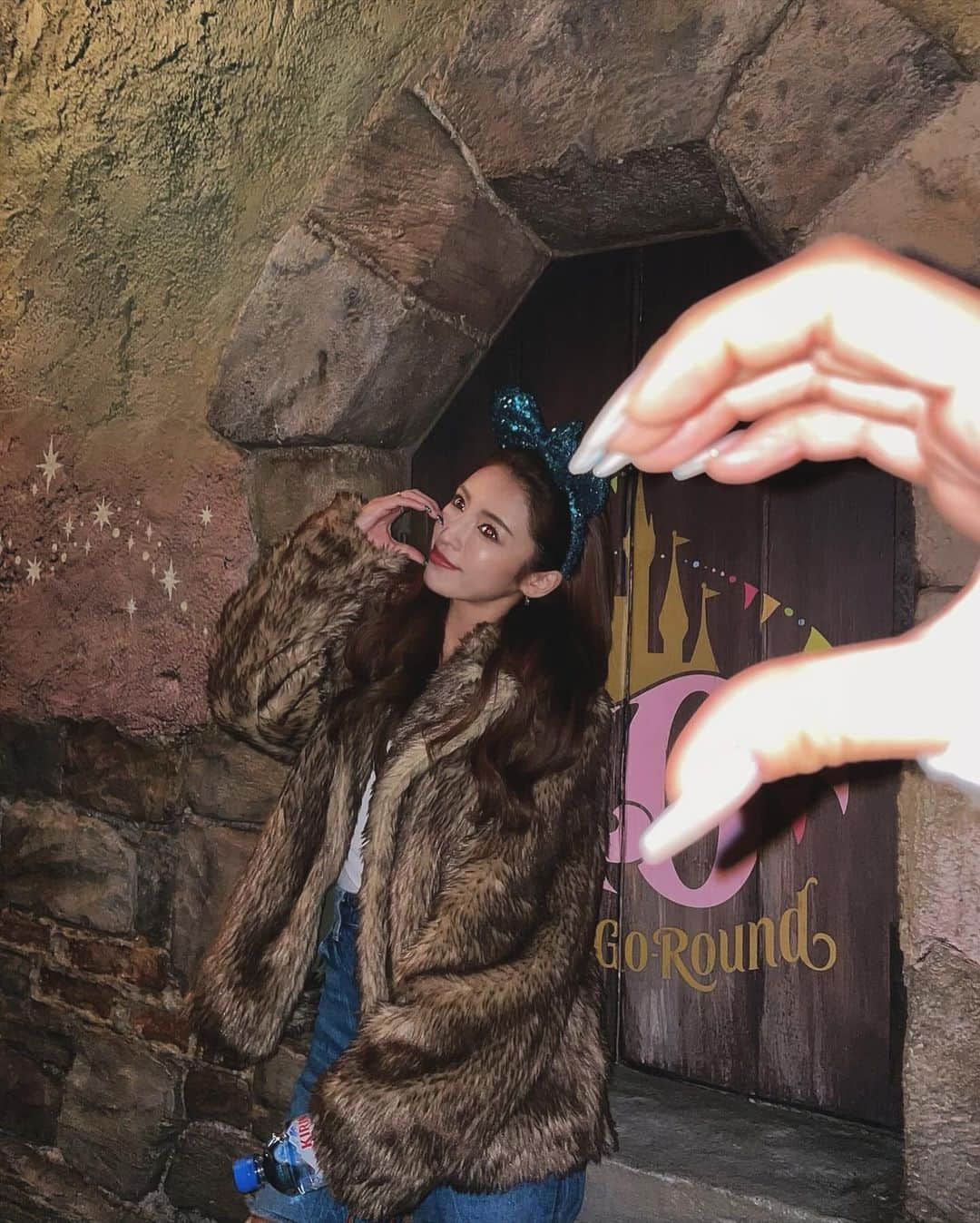 MIWAさんのインスタグラム写真 - (MIWAInstagram)「#Disney code 🐭💘 ㅤㅤㅤㅤㅤㅤㅤㅤㅤㅤㅤㅤㅤ この日は運良く天気良くて 20°くらいだった✌🏽#晴れ女 だから昼間アウター脱いだり したけど夜は冷えたね💭🎈 ㅤㅤㅤㅤㅤㅤㅤㅤㅤㅤㅤㅤㅤ #disneysea#disney #disneycode#ディズニー #ディズニーシー#ディズニーコーデ  #ディズニーカチューシャ#夢の国 #fashion#ootd#shein#shein購入品  #zara#aclent#シールエクステ」12月7日 21時07分 - miwa.matsuhashi