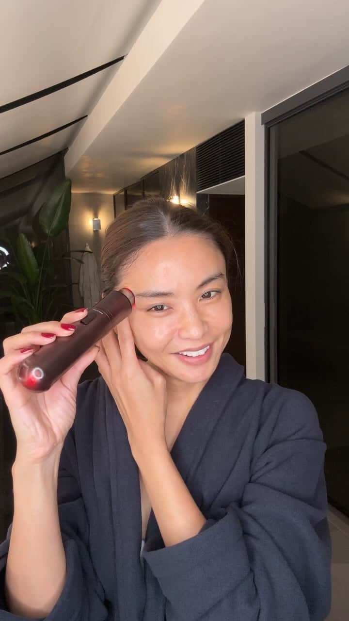 滝沢眞規子のインスタグラム：「ご覧いただきありがとうございました✨ぜひご自分へのクリスマスギフトに❤️  @artistic.co.official  #a_global #ザホルスアイ #pr」