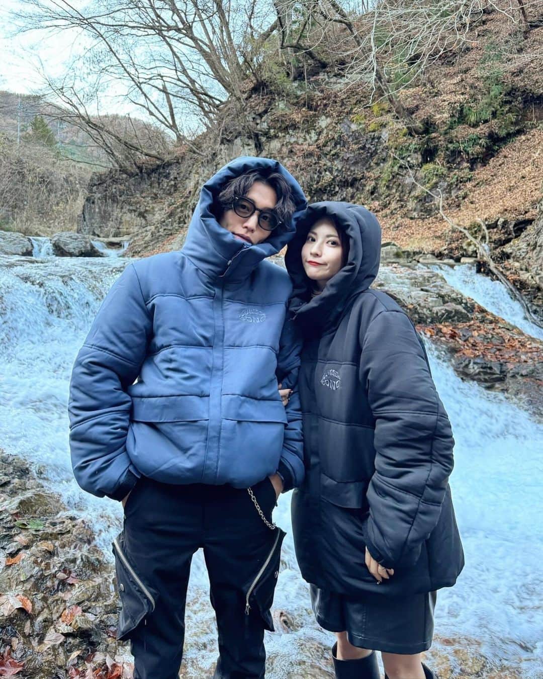 齋藤天晴さんのインスタグラム写真 - (齋藤天晴Instagram)「自然大満喫🫶  2人とも自然Loverなので 空気が澄んでる大自然落ち着きますっ‼︎  今年っぽい首元にボリュームのあるパファージャケット スーパーお気に入りっ‼︎  次はクリスマスマーケット🌲 行きたいネっ‼︎  #群馬観光#四万甌穴#自然が好き#冬コーデ#ダウンジャケット#冬服 #カップルコーデ#夫婦の日常#ドライブスポット#夫婦デート  #feedwear#ootd #ootdfashion #outfitoftheday #outfitinspo #styleinspo #fashioninspo #streetstyle #dailyfashion #lookoftheday #trend #viral #dailyfashion ##streetwear」12月7日 21時25分 - ten__sei