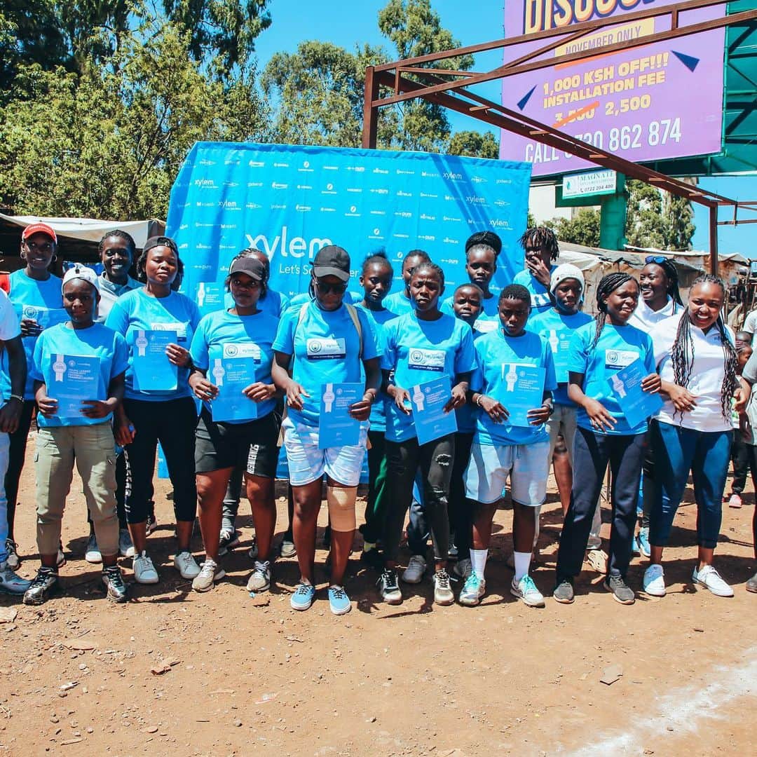 マンチェスター・シティFCさんのインスタグラム写真 - (マンチェスター・シティFCInstagram)「@xylem_inc Young Leaders in Nairobi have been taking part in football and water education training with our @citcmancity coaches! 🇰🇪⚽️」12月7日 21時22分 - mancity