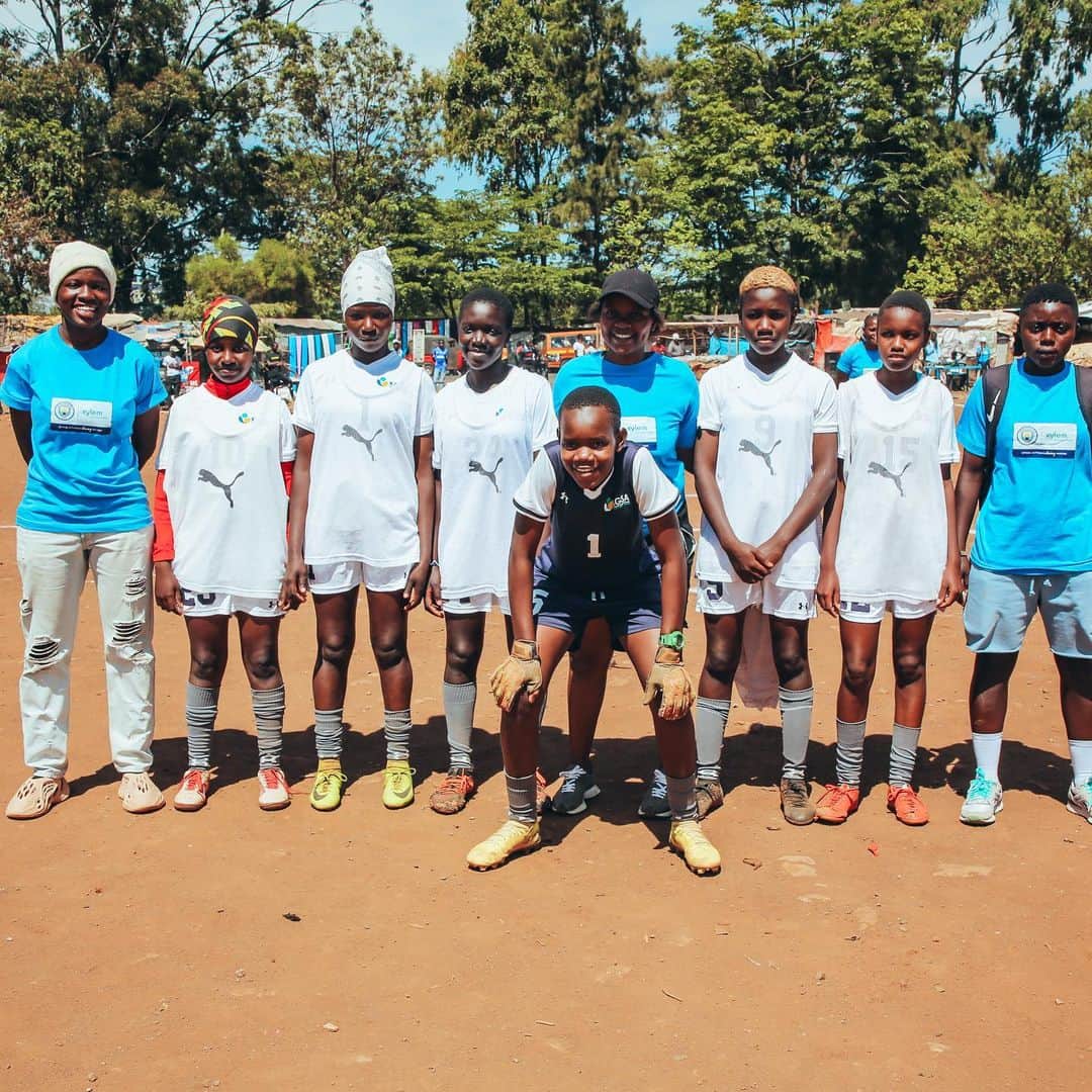マンチェスター・シティFCさんのインスタグラム写真 - (マンチェスター・シティFCInstagram)「@xylem_inc Young Leaders in Nairobi have been taking part in football and water education training with our @citcmancity coaches! 🇰🇪⚽️」12月7日 21時22分 - mancity