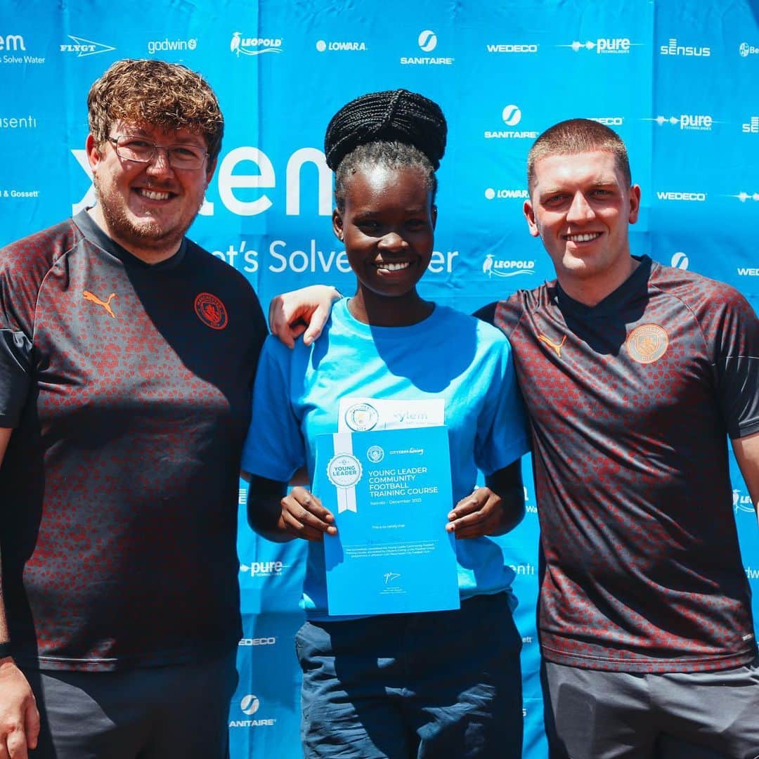 マンチェスター・シティFCさんのインスタグラム写真 - (マンチェスター・シティFCInstagram)「@xylem_inc Young Leaders in Nairobi have been taking part in football and water education training with our @citcmancity coaches! 🇰🇪⚽️」12月7日 21時22分 - mancity