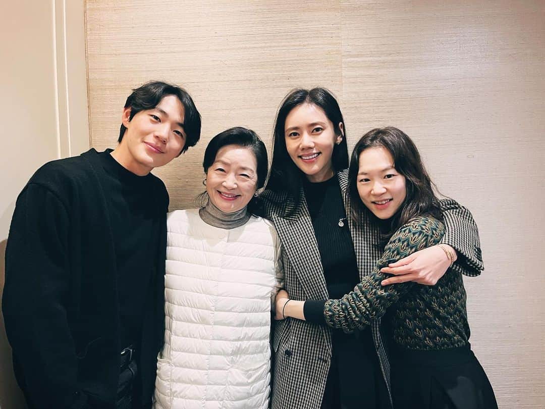 シン・ジェハのインスタグラム：「사랑하는 가족입니다❤️」