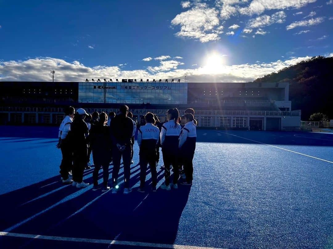 永井友理のインスタグラム：「. 今年ラストの日本代表合宿終了🌸🇯🇵 次集まった時にはオリンピック最終予選。  もう時間は待ってくれないから 今自分に出来ること全てやろう  今回の合宿でもたくさん方々にご協力していただきました。 本当にありがとうございました🥲  #hockey#sakurajapan#さくらジャパン」