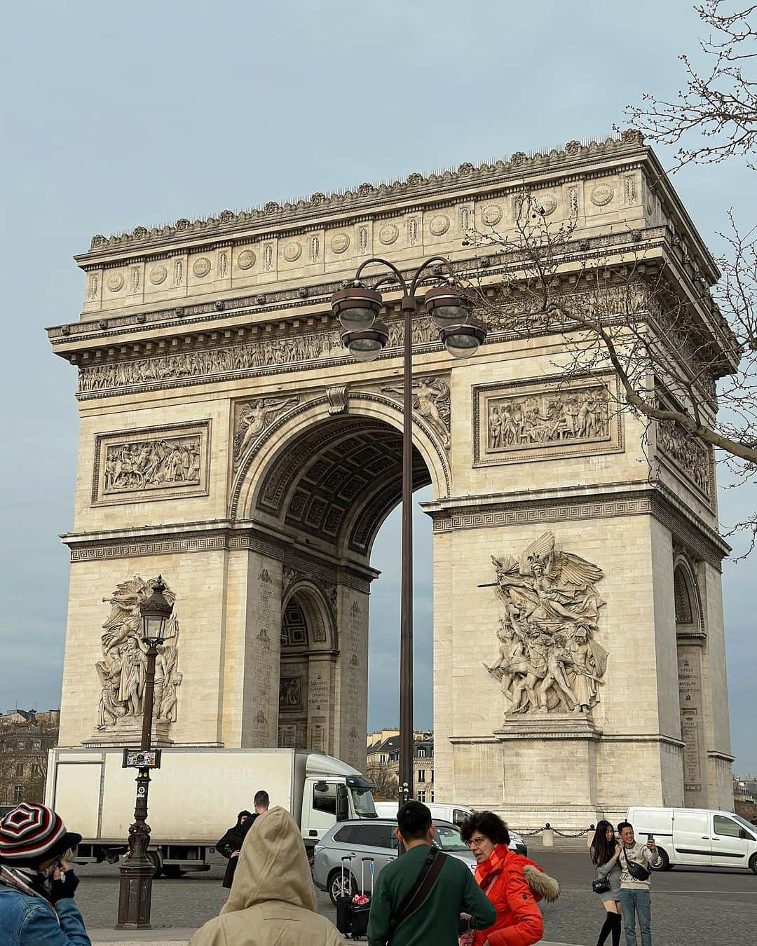 めいさんのインスタグラム写真 - (めいInstagram)「🇫🇷France 隨處都浪漫的巴黎讓人充滿幸福感 ・ ・ どこでも浪漫街道のパリ どこに歩いても幸せを感じる ・　 ・ ・ ・  —  #paris#法國#凱旋門#寫真#portrait#사진#フランス#パリ#커피#ポートレート#japanesegirl#写真集#japan#arcdetriomphe#巴黎#섹시#photo#写真部#フォロー#撮影#model#view#france#franceparis#follow#portraitsedition」12月7日 21時47分 - meitienlin1125