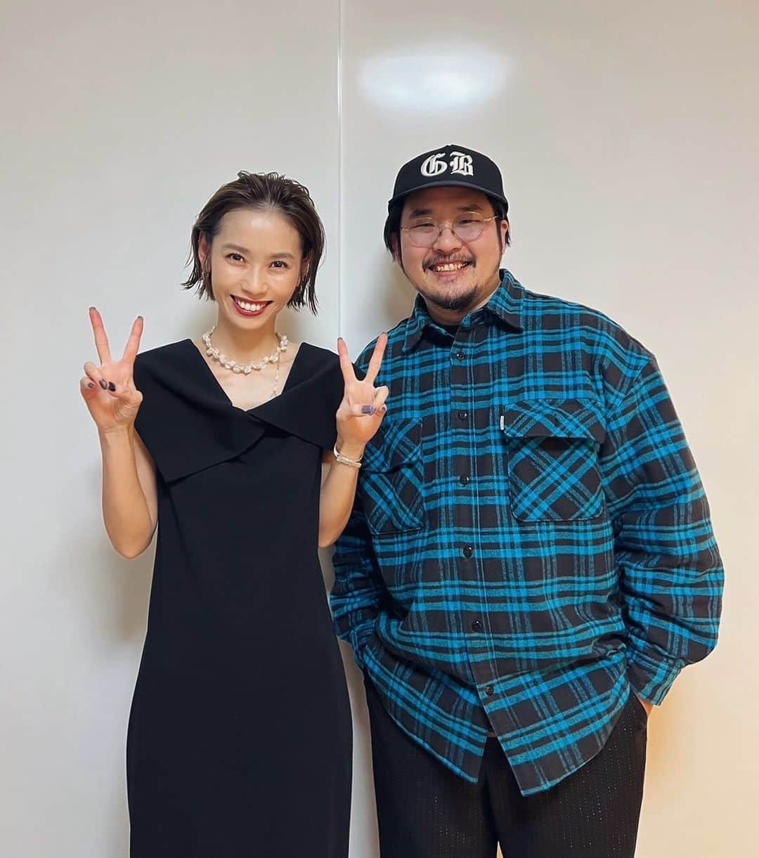 三輪麻未のインスタグラム：「アウォーズの日 我が家のヘアセットをしてくれた @majimayudai 👍  #わたしが18歳からのおつきあい #いつも応援してくれてありがとう」