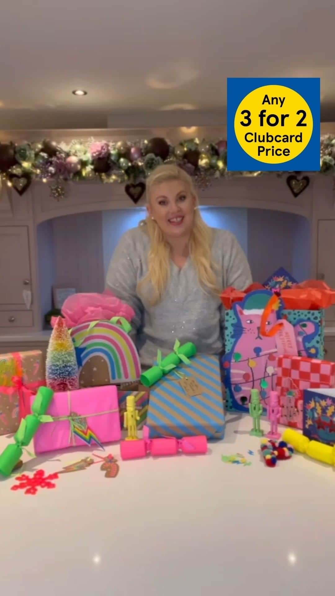 Tesco Food Officialのインスタグラム：「Watch how @louisepentland has #BecomeMoreChristmas by spreading a little joy with colourful and creative gift wrap from Paperchase, exclusively for Tesco. Head to the link in our bio to browse the range. #paperchase」