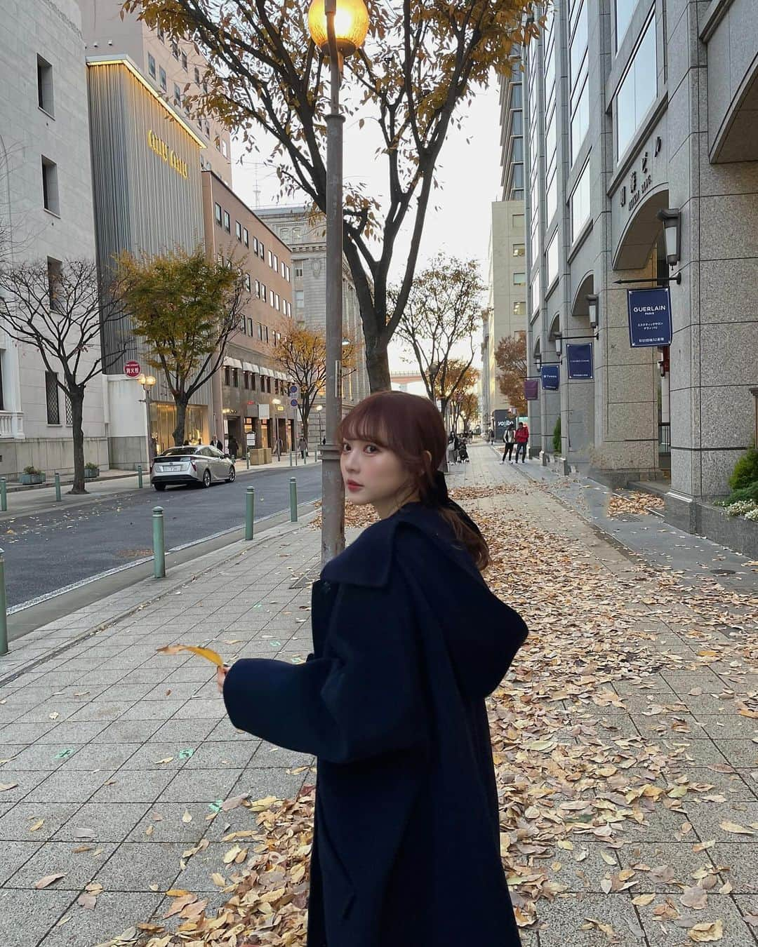 ムサシさんのインスタグラム写真 - (ムサシInstagram)「kobe⚓️🍂 ⁡ クリスマスシーズンこの時期の 旧居留地好きやな〜👶🏼♥︎ ⁡ ⁡ #outfit #coat #ootd #ribbon #神戸 #コート #リボン #冬コーデ」12月7日 22時11分 - ___musashi.___