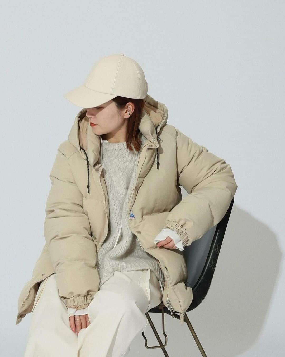 トライセクトのインスタグラム：「2023 WINTER DOWN COAT LIST ❄️ ⁡ ⁡  Spick & Span @spickandspan_jp   12月に入り、いよいよ冬本番。 Spick & Spanにはオリジナルから人気ブランドのセレクトまで、 豊富なデザインでダウンコートが入荷します。 ⁡ ⁡ ＿＿＿＿＿＿＿＿＿＿＿＿ ⁡ ⁡ 《Cape HEIGHTS》 ⁡ アメリカ東海岸の厳しい自然環境に耐えるべく テストを重ね、そのフィードバックを基に1994年にスタートしたライフスタイルブランド。 今シーズンは、スポーティかつリラクシーな雰囲気で着こなせるメンズラインのモデルをオーダー。 ⁡ ⁡ Cape HEIGHTS NEW LUTAK JACKET ¥59,400 no.23011210000430 ⁡ Cape HEIGHTS FAIRBANKS JACKET ¥59,400 no.23011210000330 ⁡ 店舗：全店12/7(木)発売 WEB：12/6(水)より先行販売中 ⁡ ⁡  　　 　 ＿＿＿＿＿＿＿＿＿＿＿＿＿🏷️ ⁡ いつも投稿をご覧いただきありがとうございます！ ベイクルーズ公式インスタグラムでは WOMEN & MENの新作情報を毎日配信中📷 是非フォローしてね ♪ ▼▼▼ @baycrews ＿＿＿＿＿＿＿＿＿＿＿＿＿＿ ⁡ #baycrews #capeheight#spickandspan #ベイクルーズ #スピックアンドスパン #ニットコーデ#大人コーデ  #着回し #着回しコーデ  #トレンドコーデ #スタッフコーデ #スタイリング#着回し術#着こなし術#レイヤードコーデ #レイヤード#リアルバイ #リアルコーデ #ケープハイツ #アウター #コート #ダウン #ダウンコート #ダウンジャケット #アウターコーデ #ダウンコーデ」