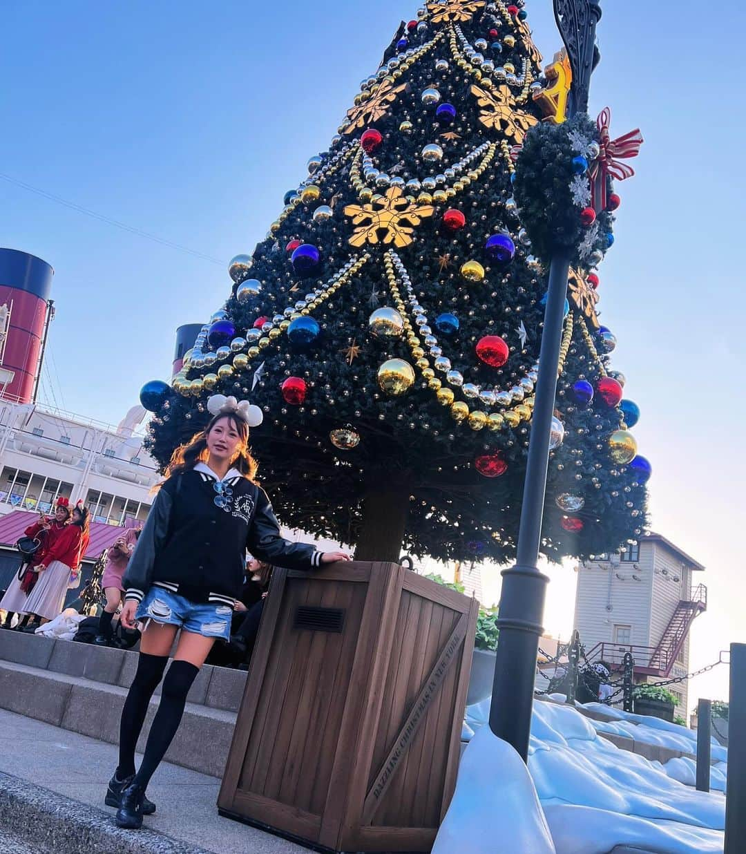 かおかおさんのインスタグラム写真 - (かおかおInstagram)「Xmasのディズニーシー🌊🎅 すすきのメンバーが1番楽し🥺 東京来たら皆連絡してよね🥺 #disney #disneyland #disneysea #東京ディズニーシー #東京ディズニーリゾート #Xmas #クリスマス #帰る時間が1番嫌い #デートしたい #アホ面」12月7日 22時15分 - kaokao___0611