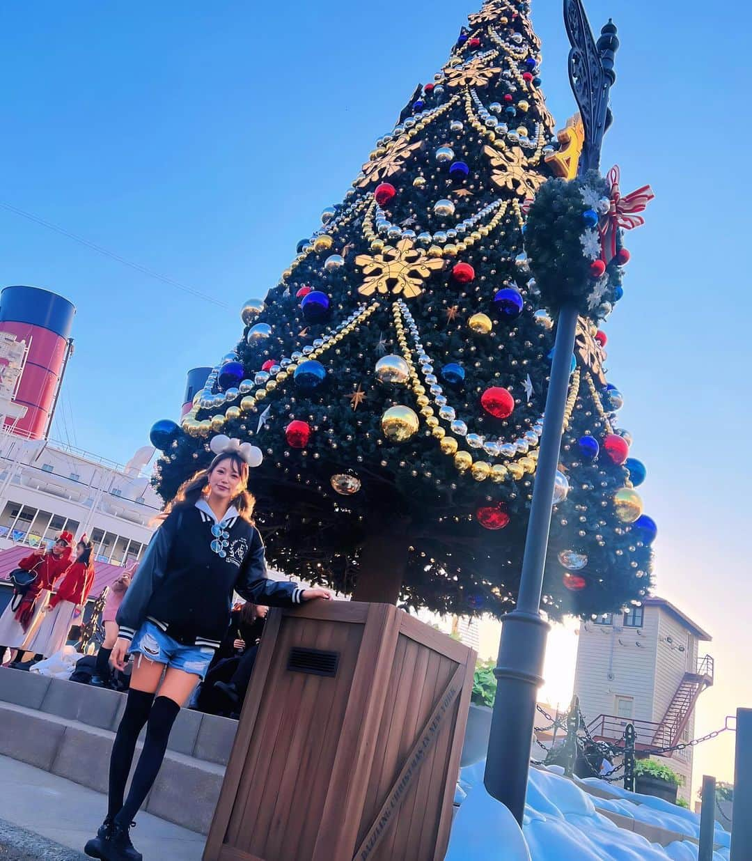 かおかおさんのインスタグラム写真 - (かおかおInstagram)「Xmasのディズニーシー🌊🎅 すすきのメンバーが1番楽し🥺 東京来たら皆連絡してよね🥺 #disney #disneyland #disneysea #東京ディズニーシー #東京ディズニーリゾート #Xmas #クリスマス #帰る時間が1番嫌い #デートしたい #アホ面」12月7日 22時15分 - kaokao___0611