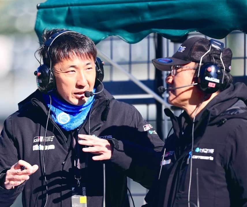 松田次生さんのインスタグラム写真 - (松田次生Instagram)「二日間のSFテスト無事終了。 最後のセッションは、1-2。 2人の新たなドライバーがテストをして、チームに相乗効果を与えてくれました。 本当に、ありがとう。 レースに勝ために、チーム全体の力をつけるべく監督として、足りてない部分もしっかり考えます。 皆んなが、貪欲になる為に。 西山社長の前で、テストですが、1-2で終えられて、本当に良かったです。 ドライバー、エンジニア、メカニック、今日は、出しきれた1日だったと思います。 この気持ちを忘れないようにしなければ。」12月7日 22時15分 - tsugiomatsuda290