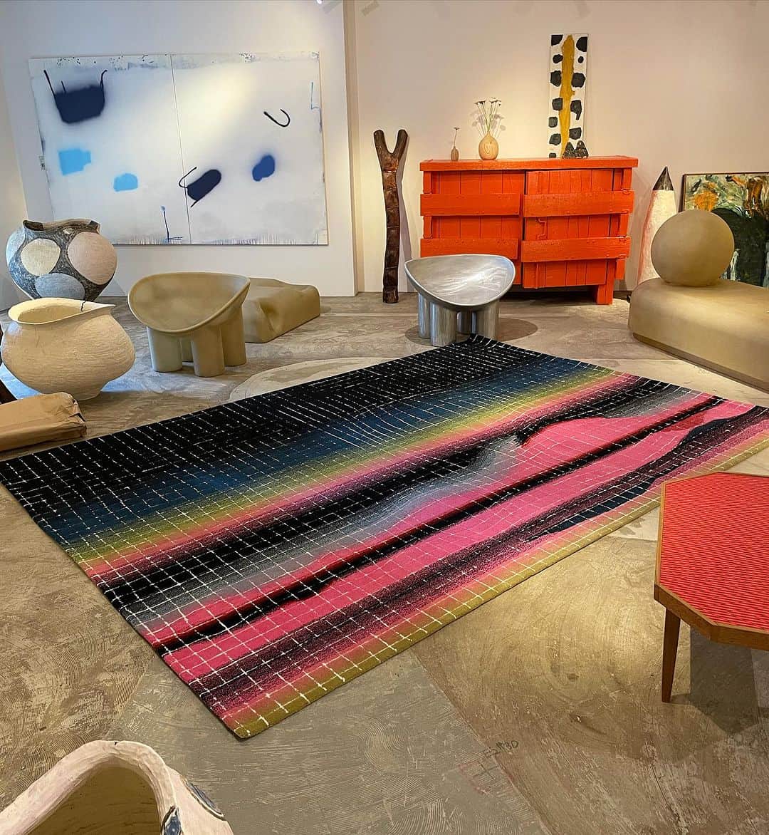 KEISUKE SYODAのインスタグラム：「Our very first rectangle rug @studiotheblueboy 💙🍬🍭 for our exhibition in next year 💡」