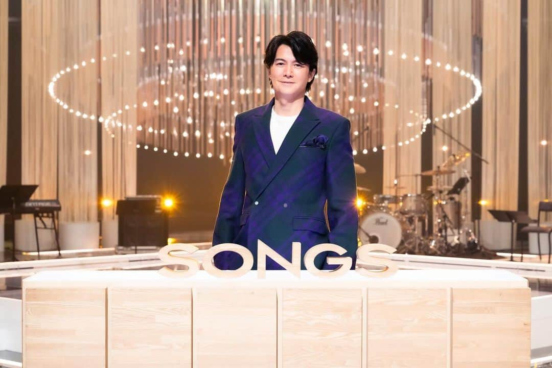 福山雅治のインスタグラム：「NHK「SONGS」ご視聴ありがとうございました!! 「#零-ZERO-」「#想望」「#虹」（スペシャルアコースティックver. in アメリカ）をお届けしました。  @ano_hana_movie  @Burberry   #NHK  #SONGS #大泉洋 #福山雅治 #映画あの花 #あの花が咲く丘で君とまた出会えたら  #Burberry」