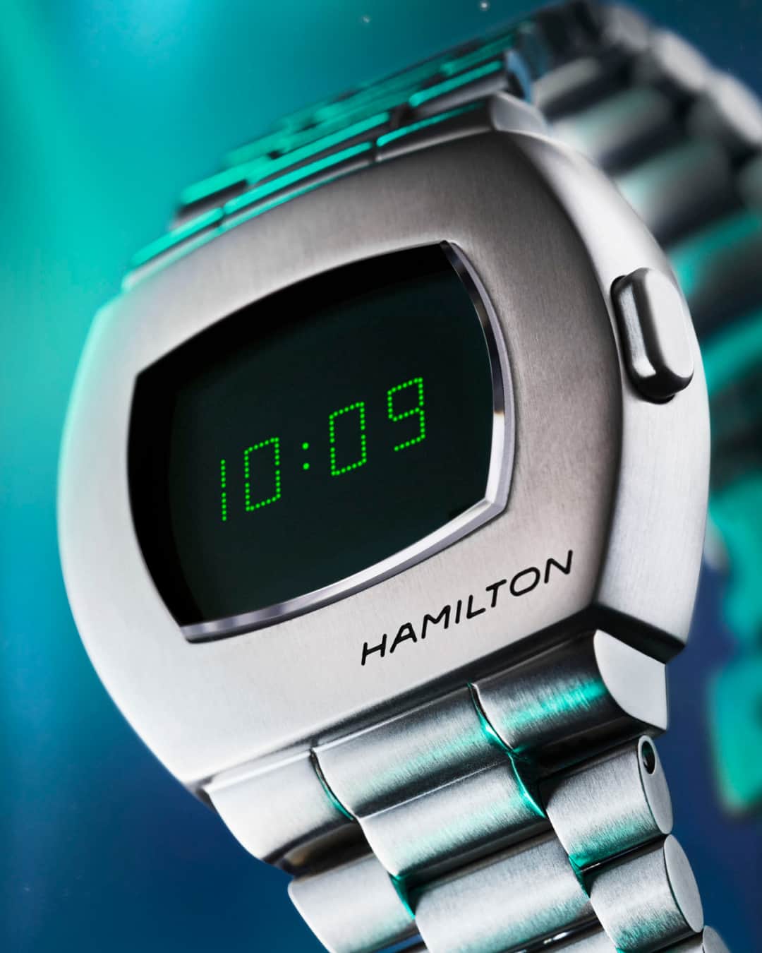 Hamilton Watchのインスタグラム：「Looking for a watch that's guaranteed to impress this festive season? Steeped in both technological and cinematic history, the PSR Digital Quartz is a tribute to the world’s first digital wristwatch, the Hamilton Pulsar.  #hamiltonwatch #happyholidayswhereveryouare」
