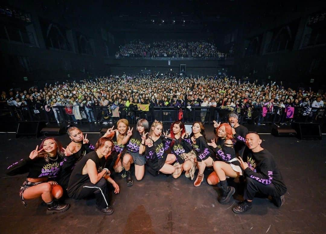 倖田來未のインスタグラム：「.  KODA KUMI 22ND→23RD ANNIVERSARY EVENT ご来場いただき、誠にありがとうございました🫶  皆様のおかげで、24年目、 最高のスタートをきることができました！！  平日の開催というのもあり ご来場できなかった方も、 来年春のツアーでお会いできることを 楽しみにしております😎💜  #kodakumi #倖田來未」