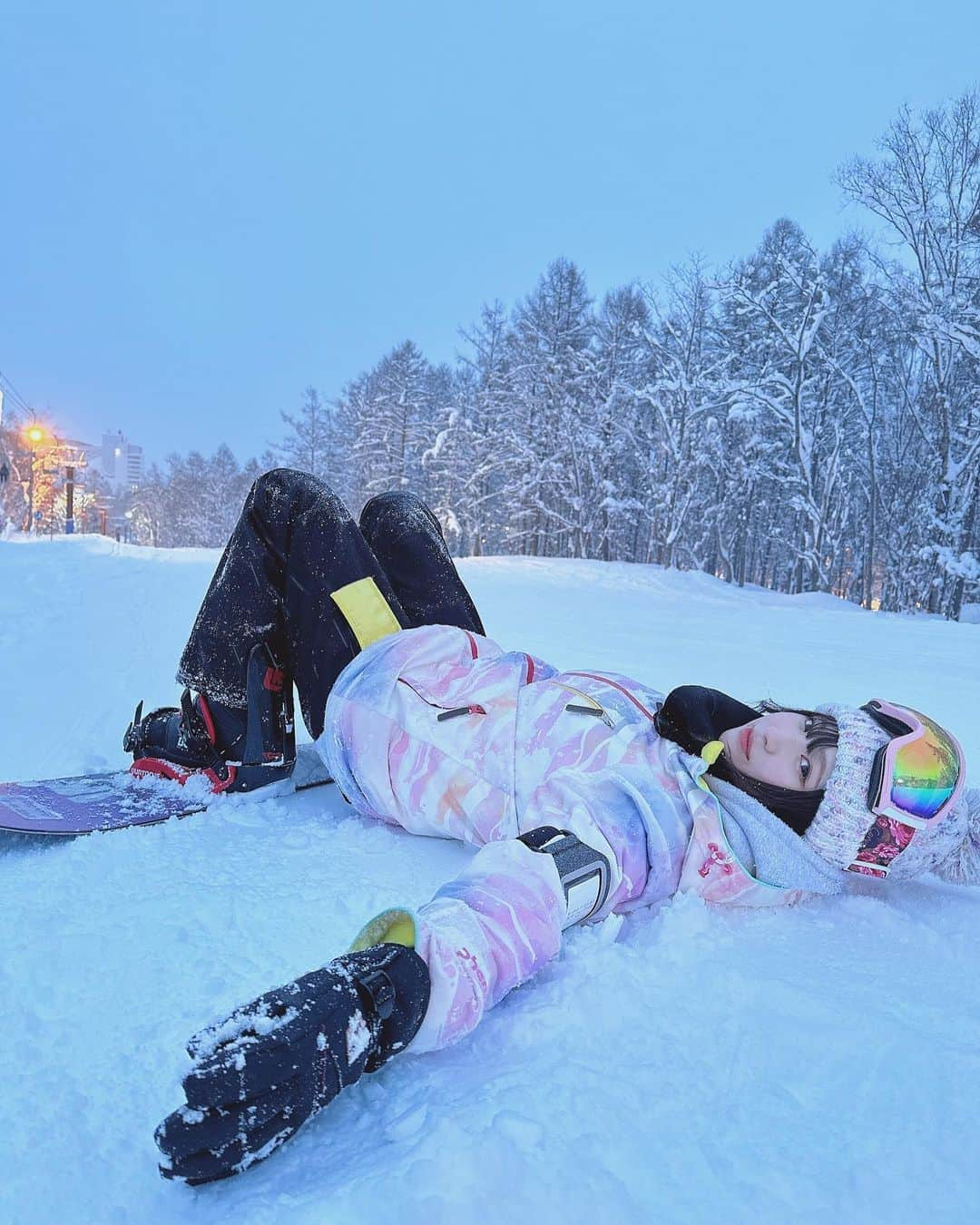 谷口彩菜さんのインスタグラム写真 - (谷口彩菜Instagram)「スノボ⛄️❄️ 去年初めてしたよ〜！ 楽しかったからまた今年も行きたい♡ . . #スノボ #スノボ女子 #雪　#北海道　#ニセコ」12月7日 23時06分 - taniguchi_ayana