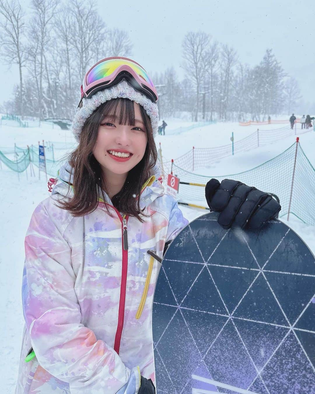 谷口彩菜さんのインスタグラム写真 - (谷口彩菜Instagram)「スノボ⛄️❄️ 去年初めてしたよ〜！ 楽しかったからまた今年も行きたい♡ . . #スノボ #スノボ女子 #雪　#北海道　#ニセコ」12月7日 23時06分 - taniguchi_ayana