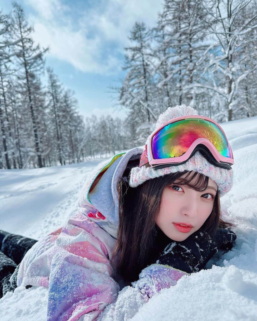 谷口彩菜のインスタグラム：「スノボ⛄️❄️ 去年初めてしたよ〜！ 楽しかったからまた今年も行きたい♡ . . #スノボ #スノボ女子 #雪　#北海道　#ニセコ」