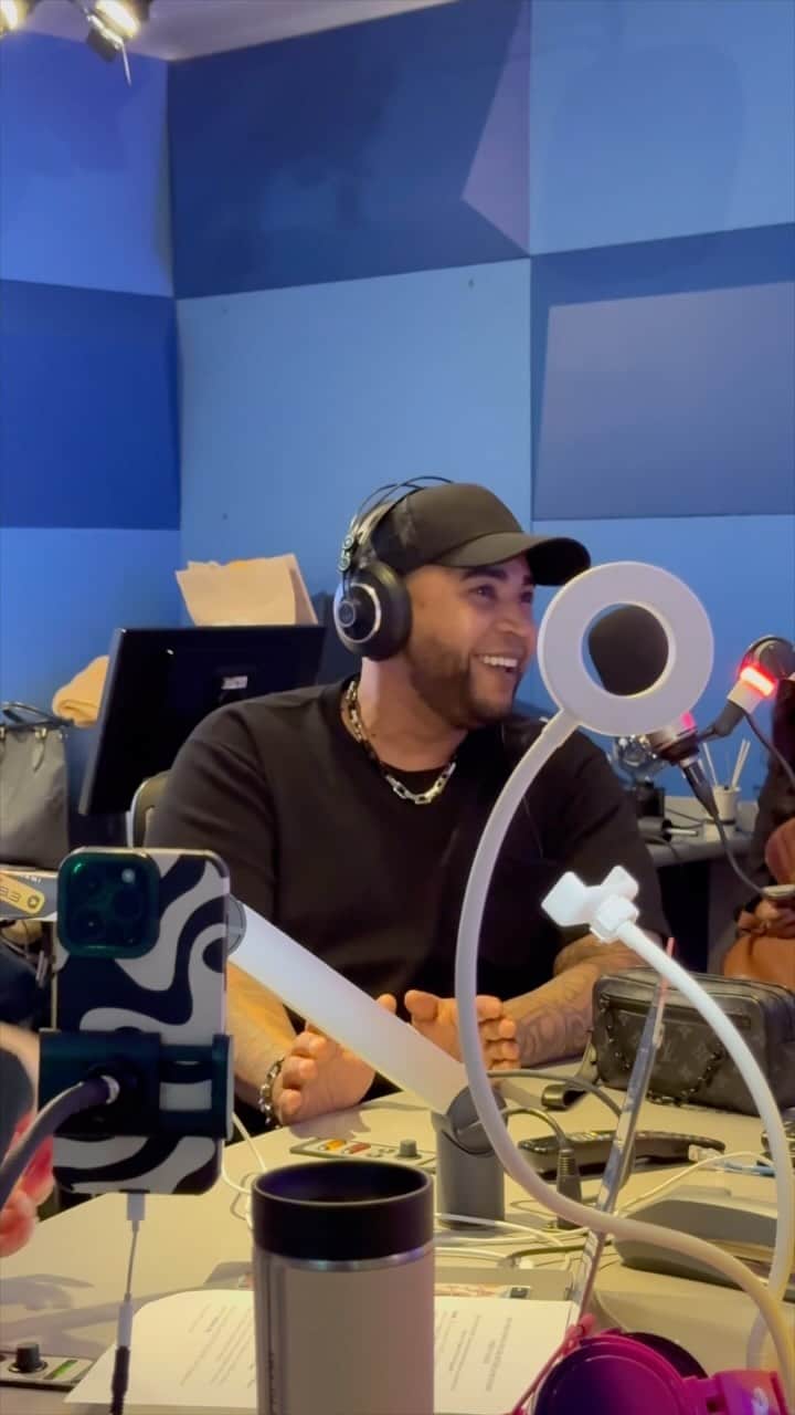 ドン・オマールのインスタグラム：「Prepárense porque el verdadero perreo 🔊 y sandunga en su máxima potencia llegarán en el 2024. Acompáñame en mi gira #BackToReggaeton 👑🦍 y vive la experiencia que hará temblar el suelo con ese perreo que tanto extrañabas.   La preventa 🎟️ estará disponible hoy a las 10am ET/10am PT en www.donomar.com con el código: CMNFAN」