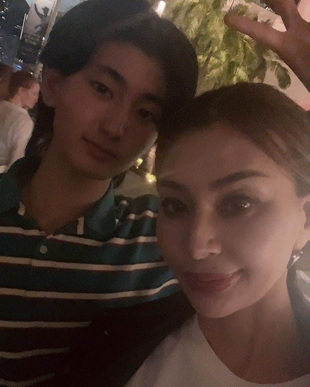 藤木貴子さんのインスタグラム写真 - (藤木貴子Instagram)「やっと 会ってくれた長男😂💦  🇸🇬  久しぶりに2人で ショッピング😂  留学して8ヶ月… 日常会話は大丈夫みたいで 安心😂❤️  もう少し一緒にいたいけど 明日帰国😂💦」12月7日 23時12分 - takako_fujiki