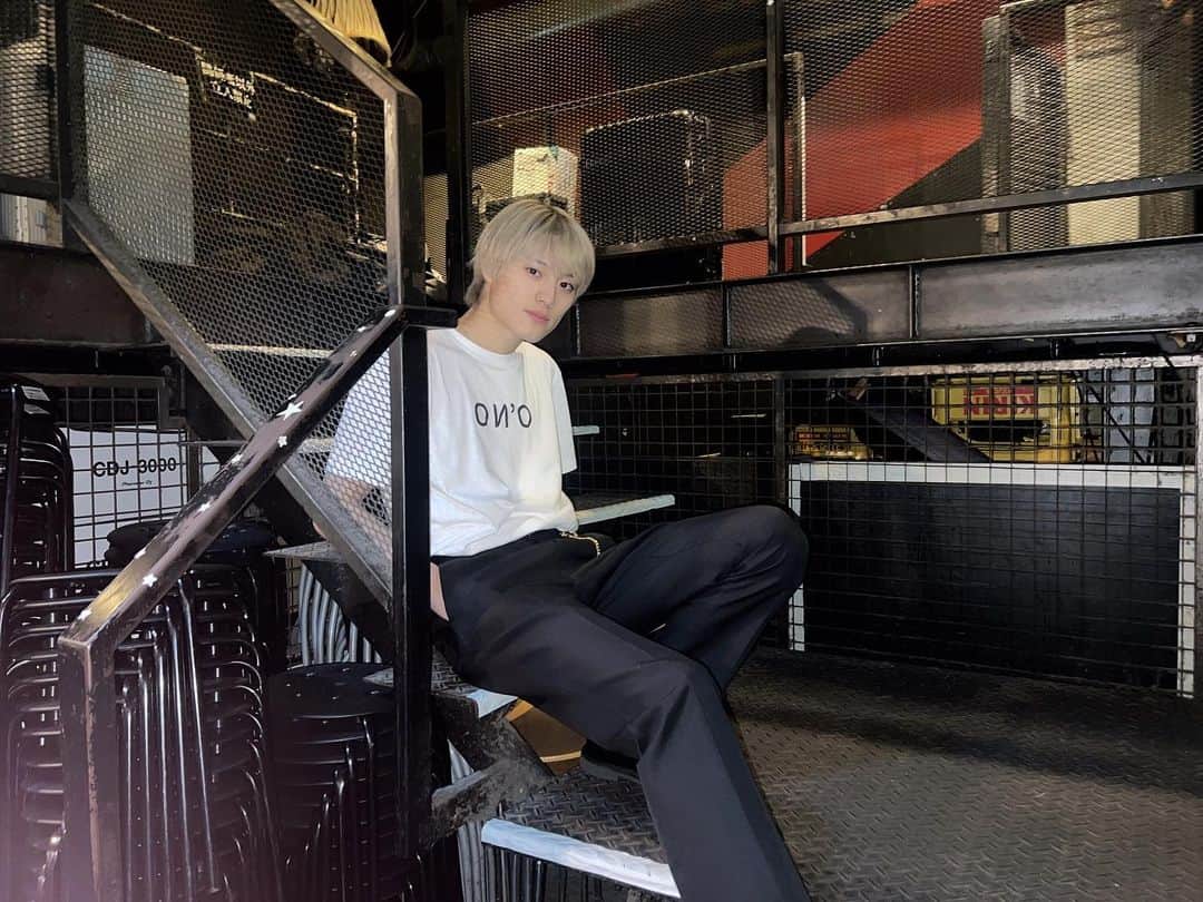 上村謙信/KENSHINさんのインスタグラム写真 - (上村謙信/KENSHINInstagram)「兵庫公演ありがとうございました！ SWAGの歓声がサンライズしてました😉  そして、東経135度子午線に感動!! 兵庫また行くね！！ #ONENONLY#ワンエン47」12月7日 23時12分 - kenshin_stagram0708