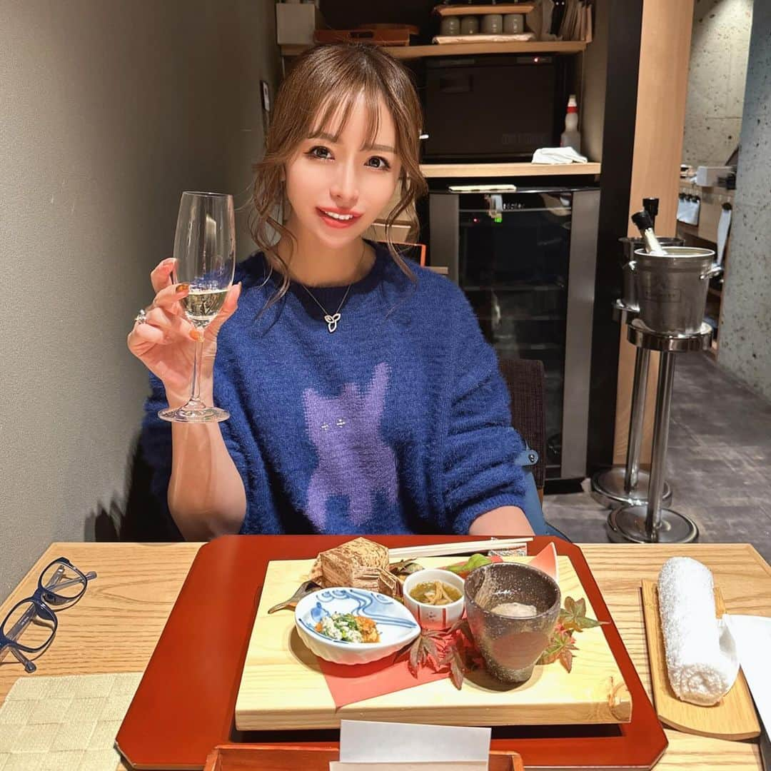 香織のインスタグラム：「写真のセンスなし🙃  北浜の焼き鳥屋さん🥺」