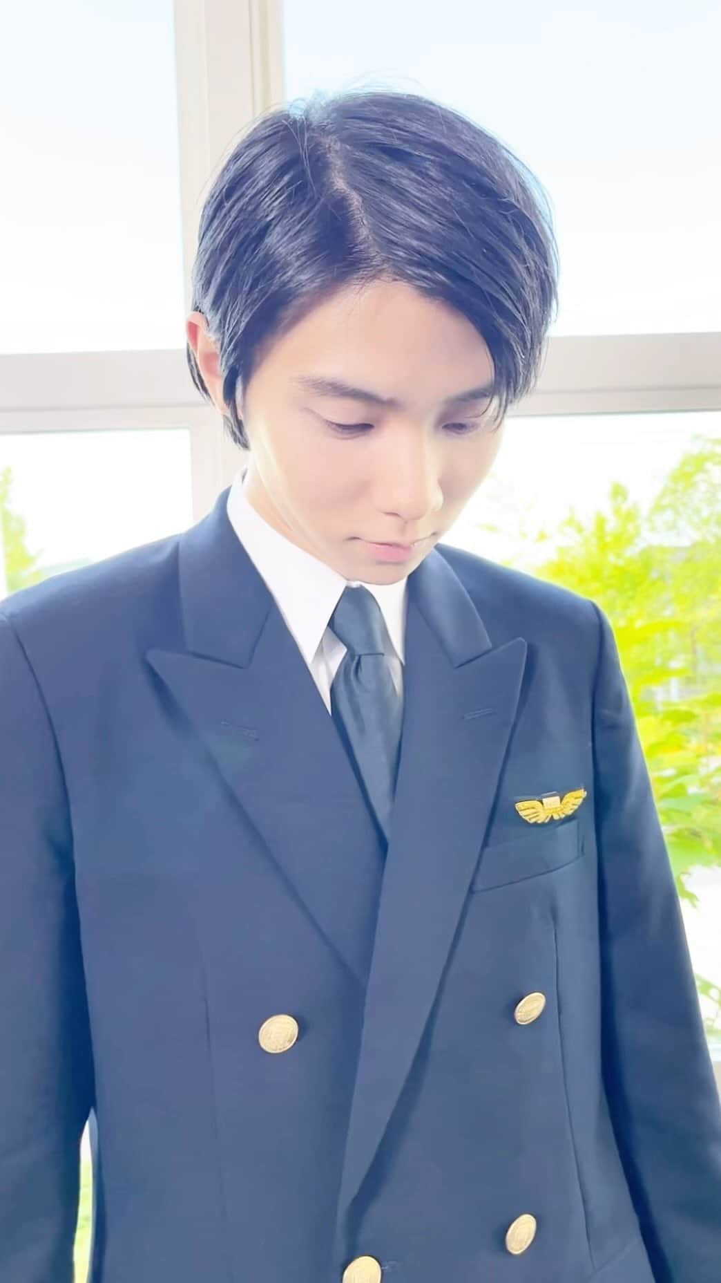 ANAのインスタグラム：「Dynamite - Yuzuru Hanyu  @bts.bighitofficial  #allnipponairways #羽生結弦 #HANYUYUZURU #yuzu #yuzuruhanyu #hanyuyuzuru #羽生结弦 #하뉴유즈루 #figureskating #figureskater #bts #dynamite #ダイナマイト #パイロット #pilot #HappyBirthday」