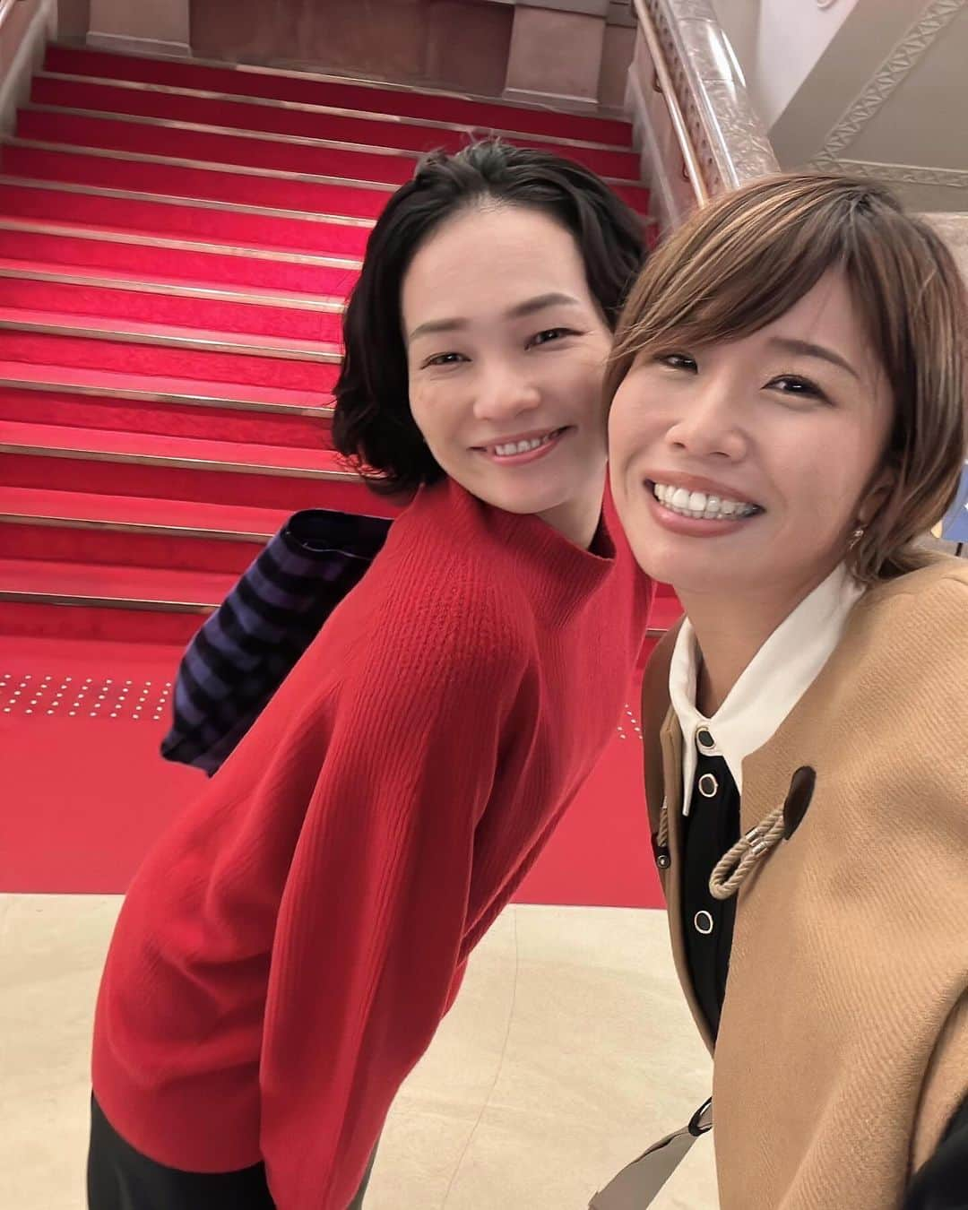 きゃっするひとみーさんのインスタグラム写真 - (きゃっするひとみーInstagram)「走らない大阪城も大好き😩🏯❤️  冬の空に映る大阪城も素敵。  #ふくい桜マラソン 翌日に福井満喫ツアー組んでいただきました😭 pic最後🙌 4/1でおやすみムズカシイ方もたくさんおられるとは思いますが。。走らないので安心してね！ 詳細はトップページより🏯✨  #大阪城 #大阪グルメ  #osakajapan  #osakacastle  #バスツアー #ふくい桜マラソン走ります  #お城マラソン」12月7日 23時40分 - takaxjumppp