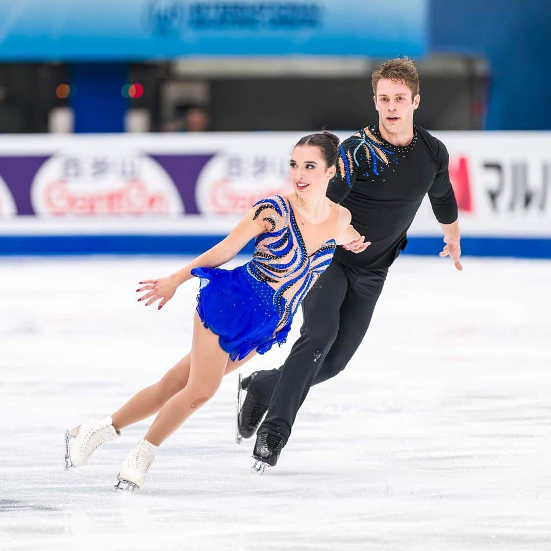 Skate Canadaさんのインスタグラム写真 - (Skate CanadaInstagram)「Canadian junior & senior pair teams ✨ shined ✨ on day 1 of the #GPFigure Final, with three teams currently sitting in medal contention after the short program! __________________  Les équipes 🇨🇦 de patinage en couple ont continué de dominer lors de la première journée de la Finale du Grand Prix, avec trois équipes actuellement en lice pour une médaille après le programme court !  📸 @flavioice」12月7日 23時40分 - skate_canada