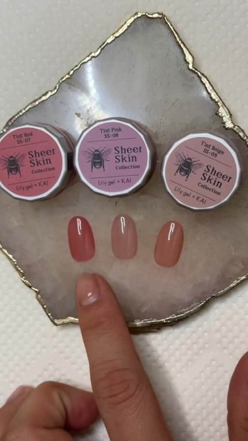 KAI32のインスタグラム：「@lilygel.nail  Sheer skin collection明日から 全国のTAT @nailshoptat で発売になります🫶🏻✨ . 是非新色使ってね😛🌈」