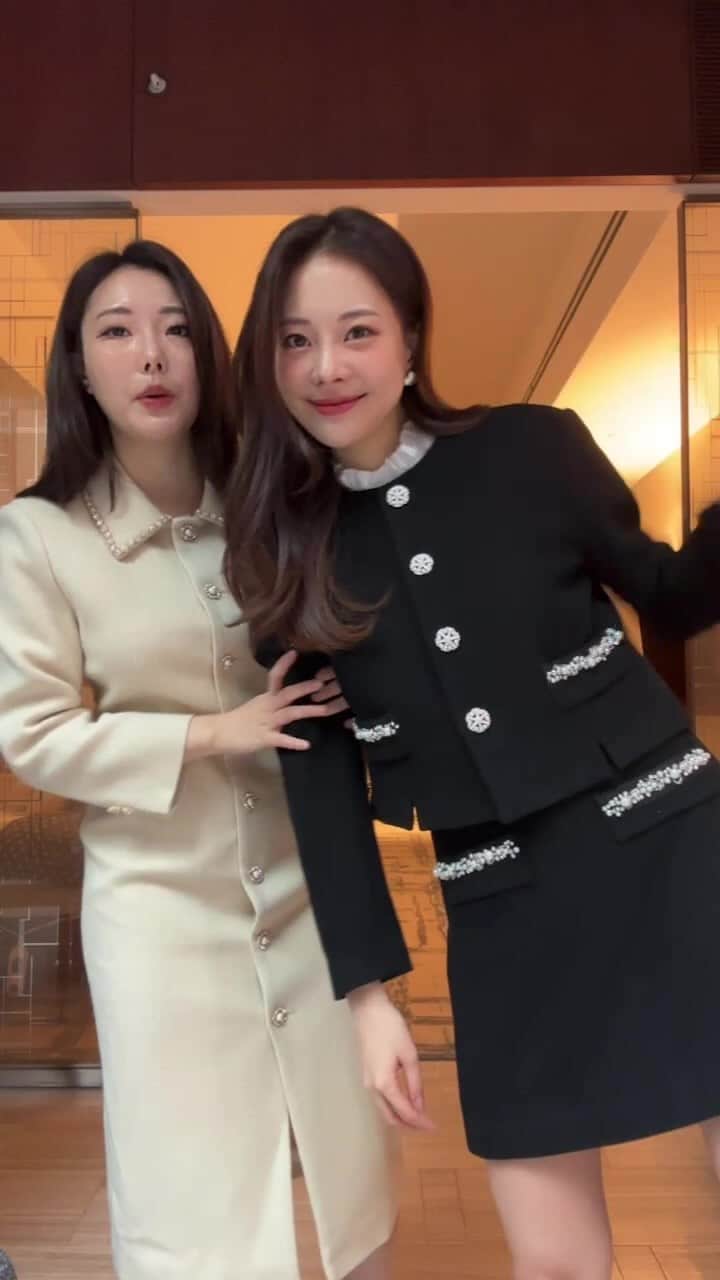 キム・ミニョンのインスタグラム：「뉴욕에서 우당탕탕 라이브방송🖤」