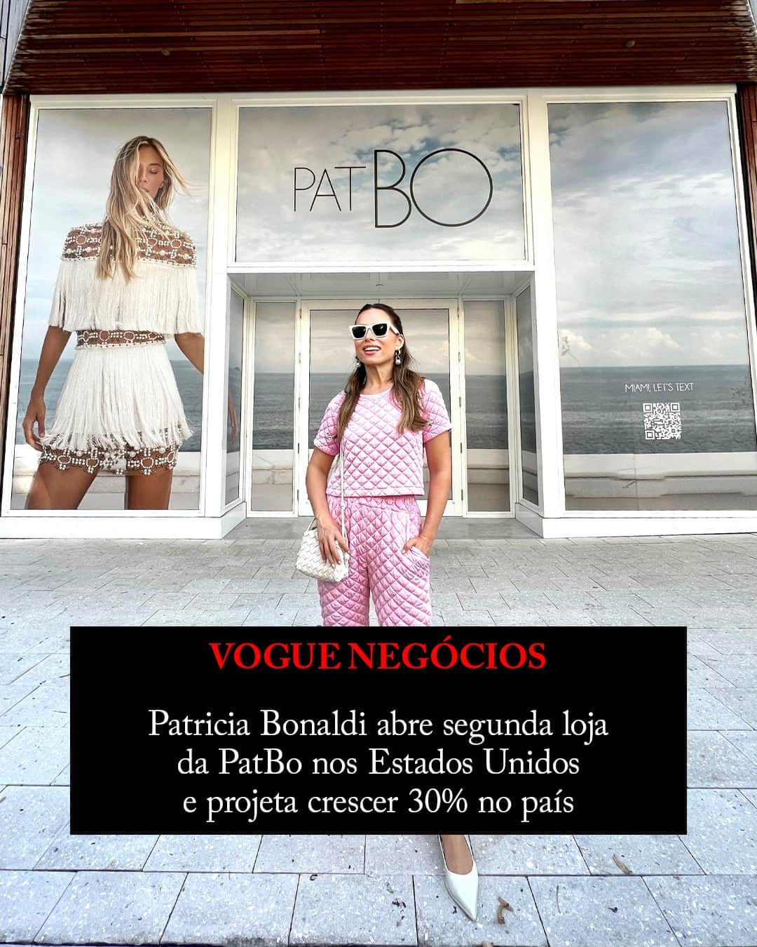 Vogue Brasilのインスタグラム：「Em plena expansão internacional, @patriciabonaldi inaugura mais um ponto da @patbo nos Estados Unidos. A marca, que já possui uma loja no SoHo, em Nova York, agora abre as portas de um espaço de 268m² no Design District, em Miami. Com projeto que inclui mobiliário assinado por designers brasileiros, o endereço vem para somar aos mais de 400 pontos de venda da grife pelo mundo (são 12 lojas próprias no Brasil) e um showroom de 650m² na Quinta Avenida. Com seis apresentações na semana de moda de Nova York e 500 bordadeiras capacitadas através do projeto social Costurando Sonhos, o próximo desafio da label é a expansão europeia – a grife já prepara o lançamento de um e-commerce que atenderá o mundo todo」