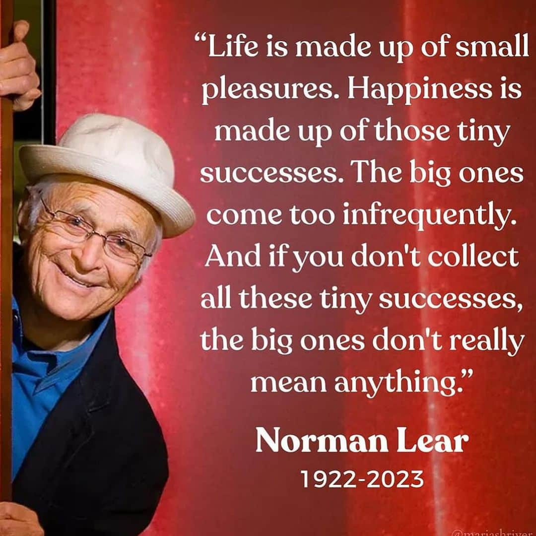 メリッサ・ジョーン・ハートのインスタグラム：「He helped mold the world of sitcom and comedy with his daring brilliance. Thank you for paving the way. You will be missed but thank you for the legacy you leave us with! My only regret is that I never had the chance to know or work with you. #GodBlesstheFunnyPeople」