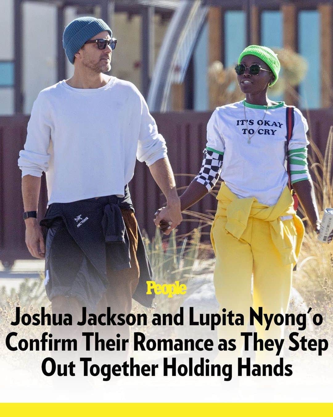 People Magazineのインスタグラム：「Joshua Jackson and Lupita Nyong'o are showing off some PDA! The new couple were seen walking hand in hand while taking a stroll in Joshua Tree, California. Get all of the details on their romance at the link in our bio. | 📷: BACKGRID」